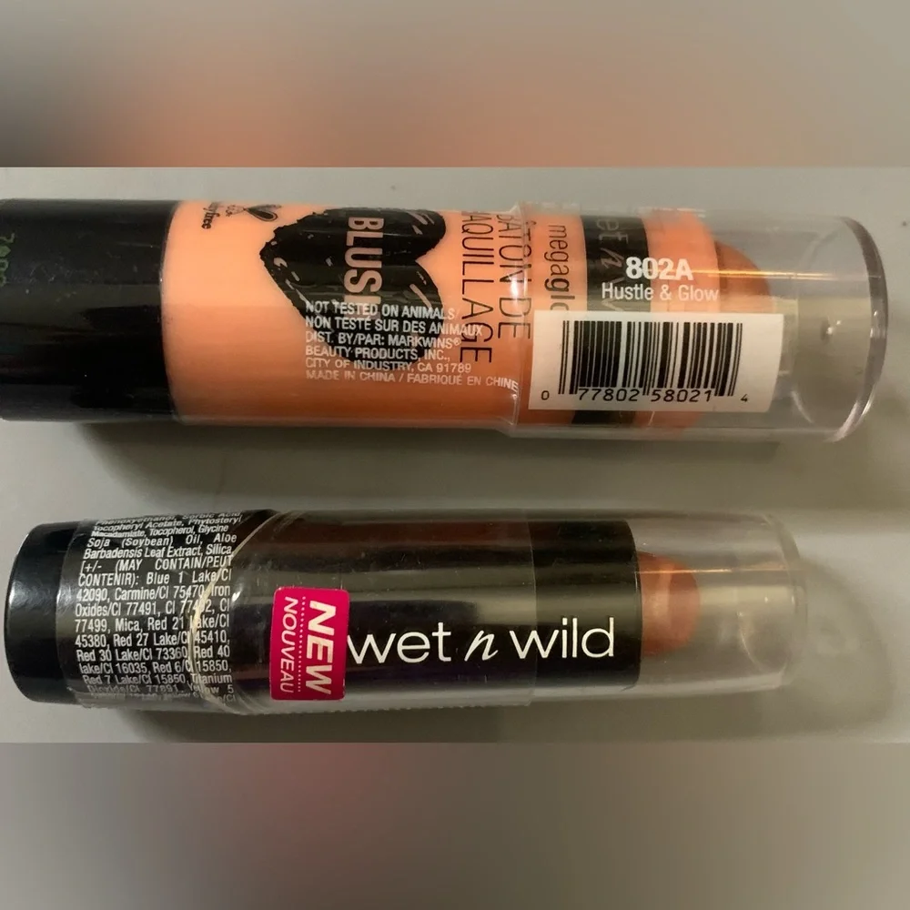 Wet n Wild MegaGlo Blush - Hustle & Glow bonus lipstick in Pink ice
